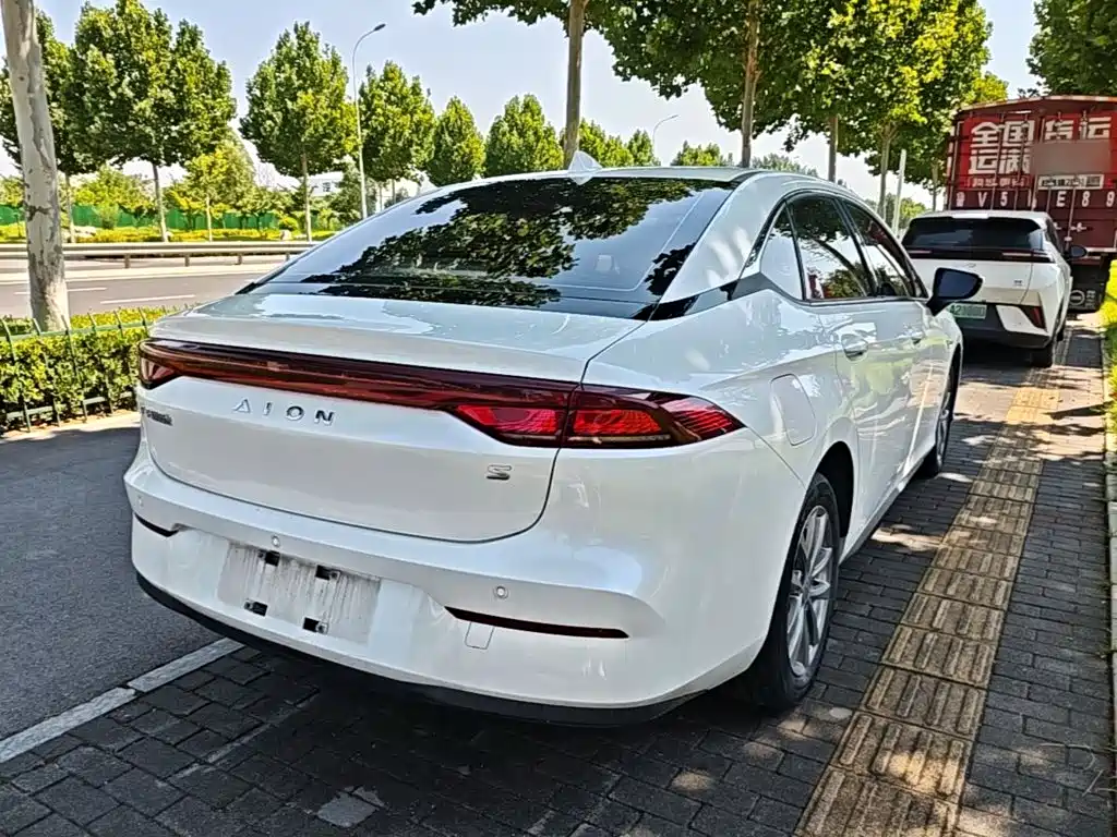 Фото 5 - Aion S