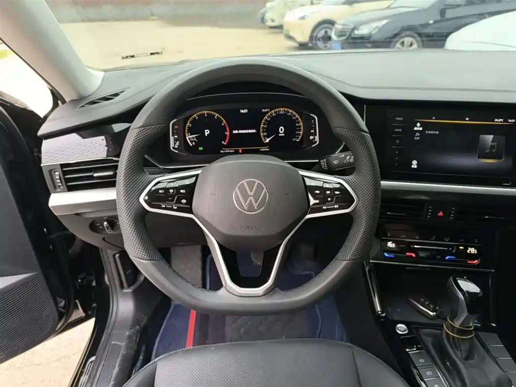 Volkswagen Passat 2024 330TSI Elite Edition фото 11