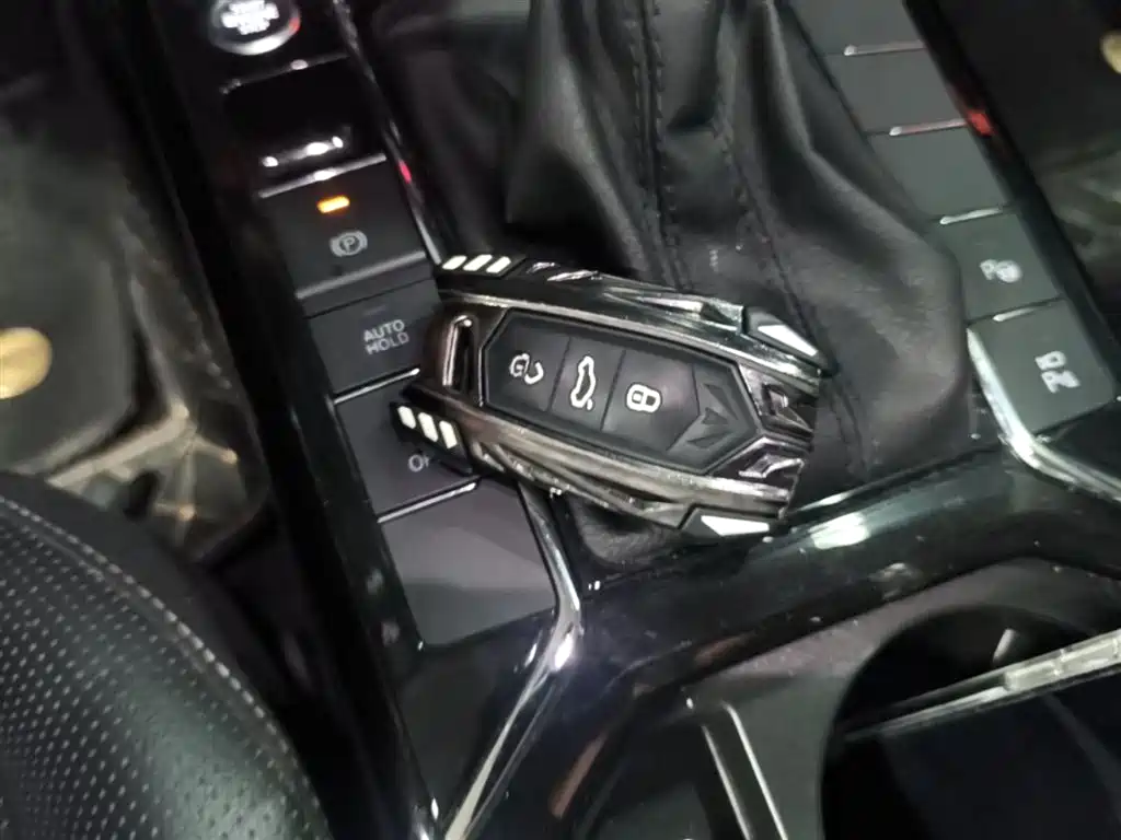 Volkswagen Passat 2023 Facelift 330TSI Luxury Edition фото 9