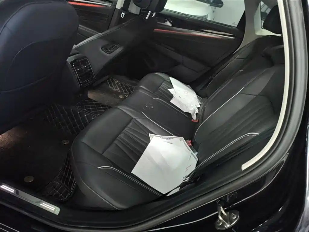 Volkswagen Passat 2023 Facelift 330TSI Luxury Edition фото 17
