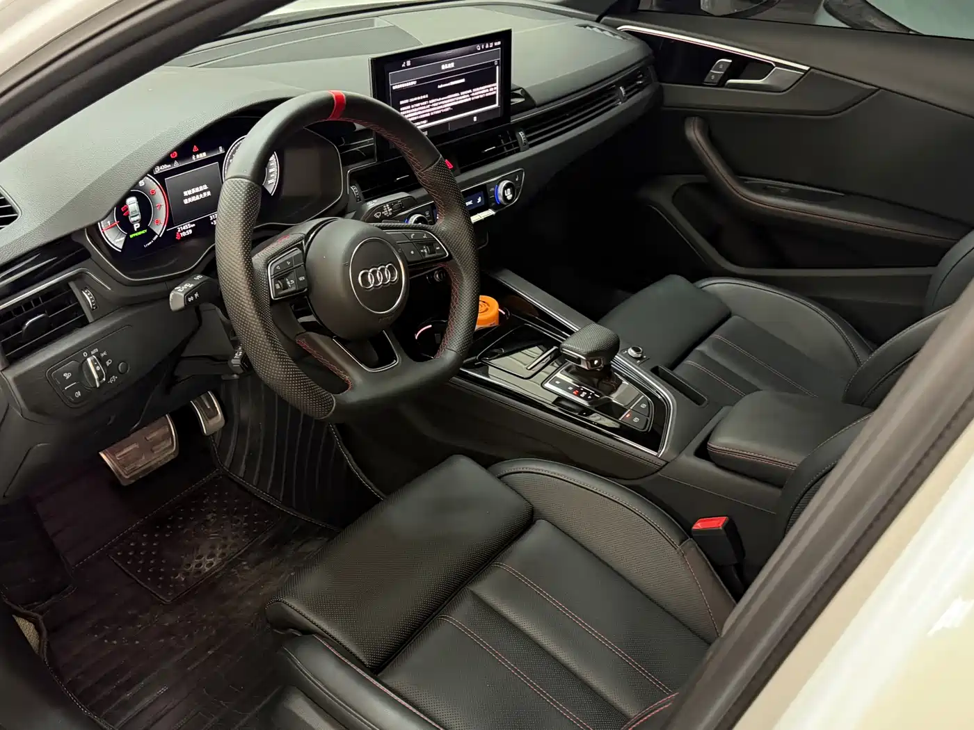 Audi A4L 2025 2025 2 Million Celebration Edition 40 TFSI Luxury Dynamic