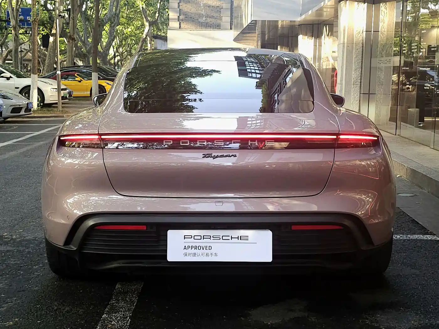 Porsche Taycan 2022 Facelift Taycan фото 5
