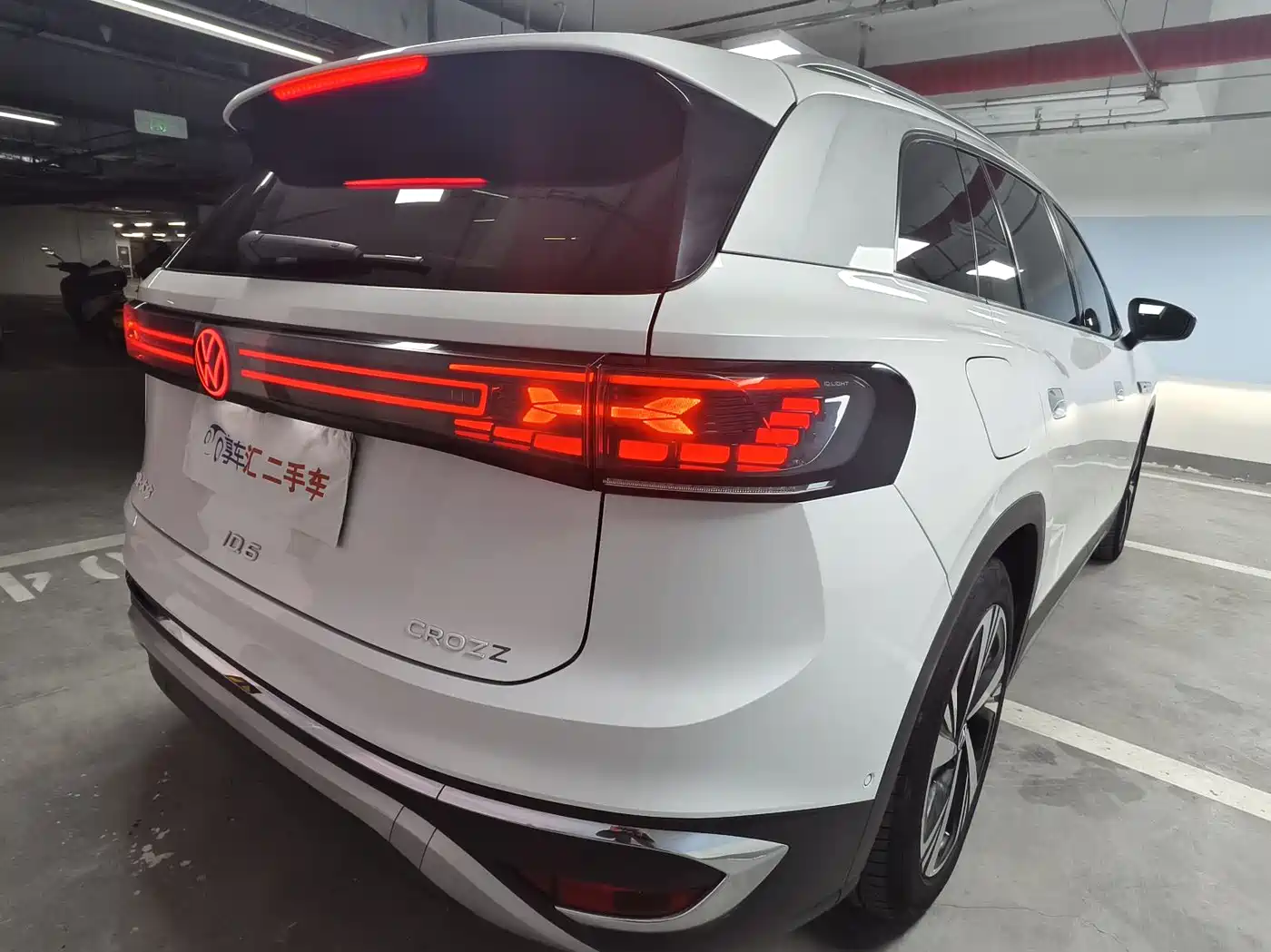 VOLKSWAGEN ID.6 CROZZ