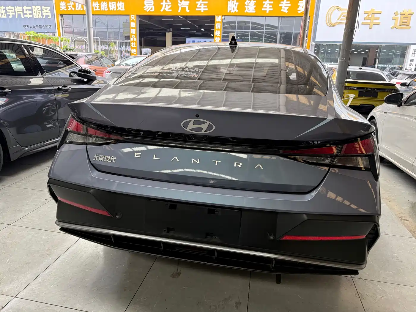 Hyundai Elantra 2023 1.5L CVT GLX Elite Edition фото 4