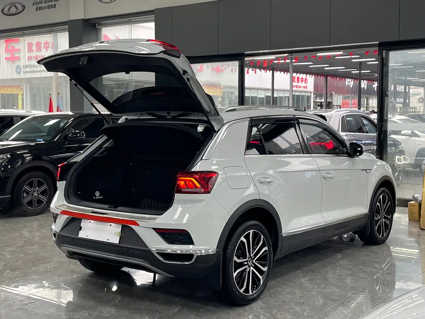 VOLKSWAGEN T-ROC EXPLORING SONGS