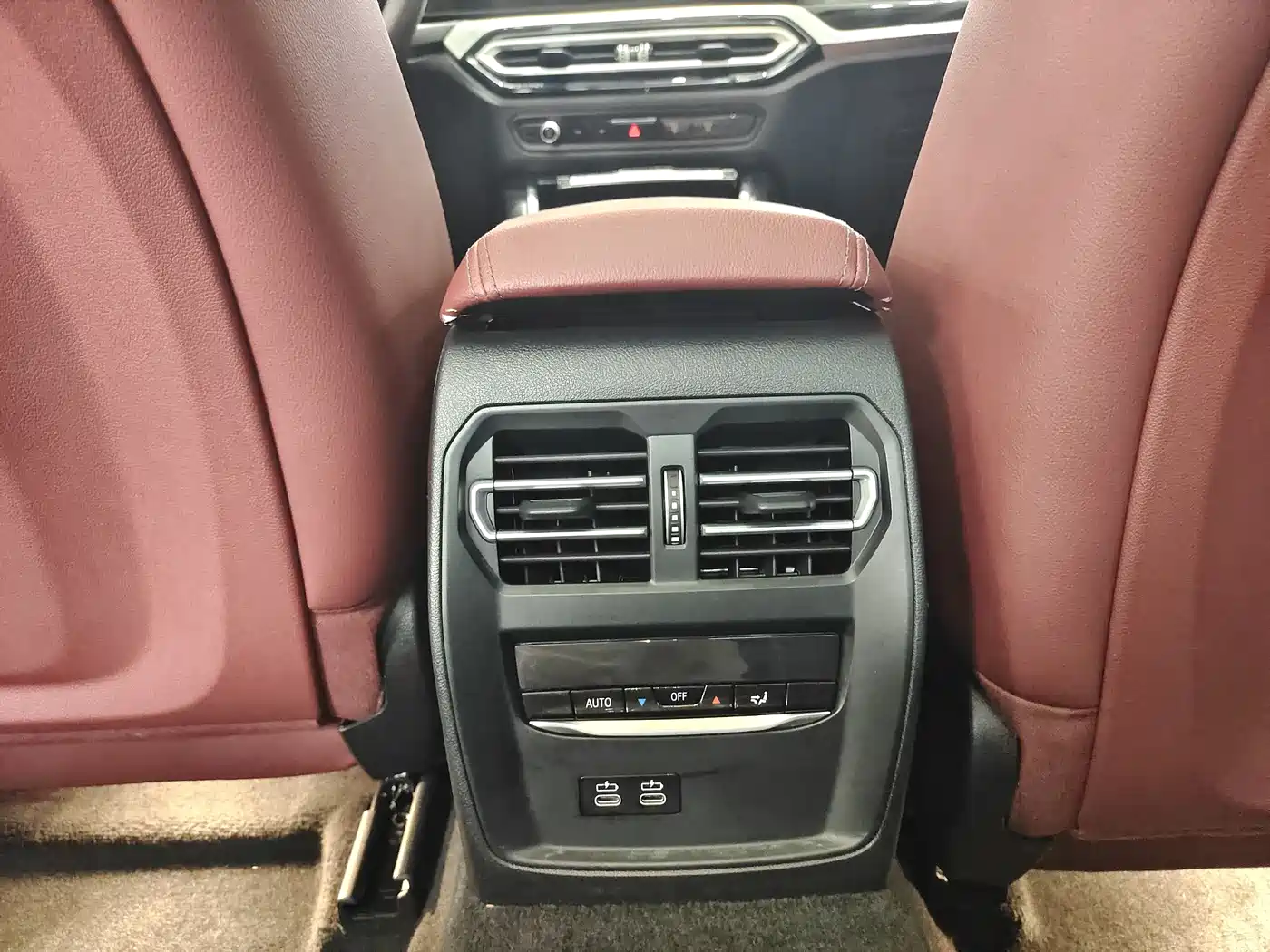 BMW 3 Series 2023 320i M Sport Package фото 12