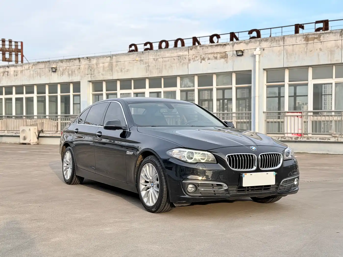 BMW 5 Series 2014 525Li Luxury Design Package фото 3