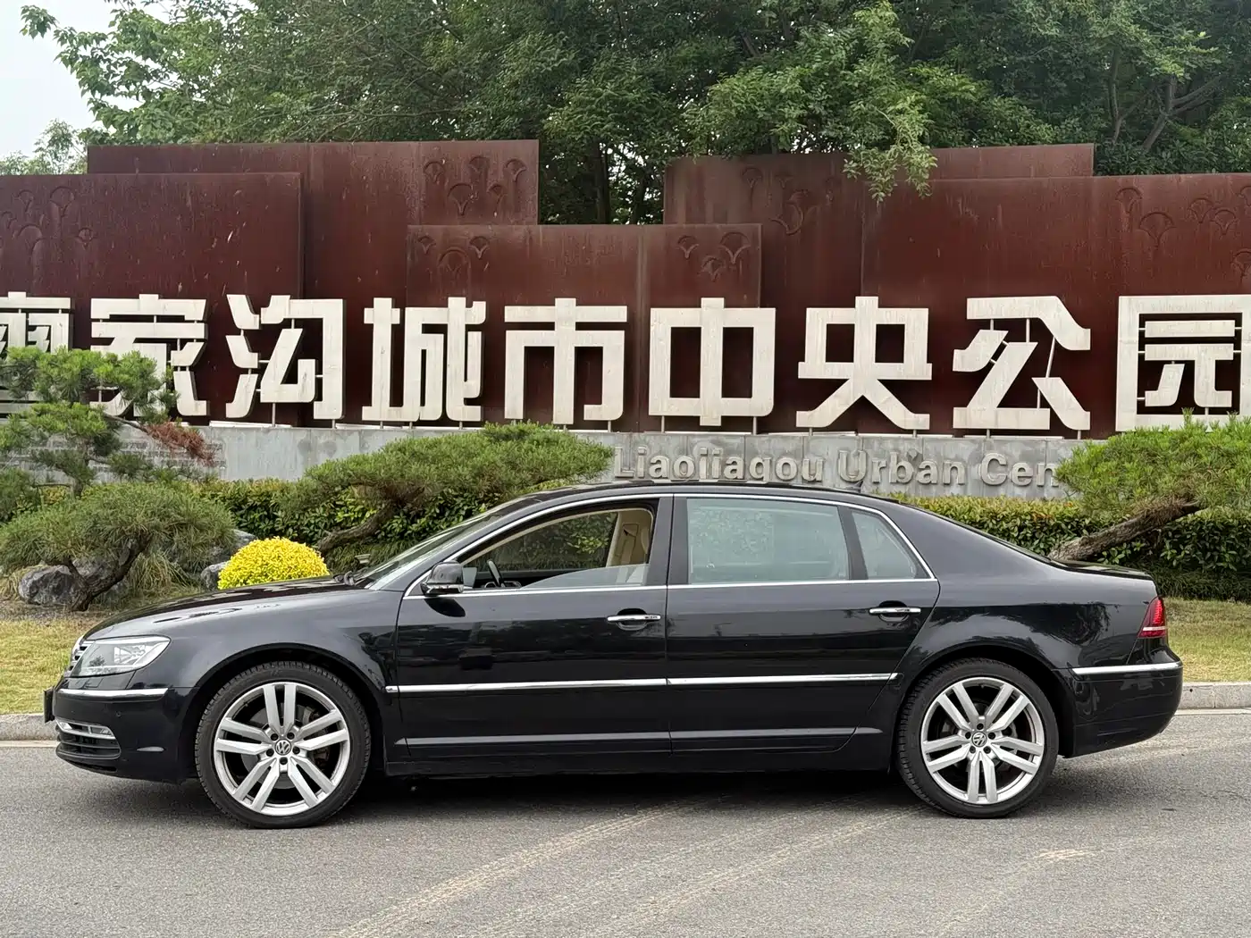 Volkswagen Phaeton 2013 4.2L Poltrona Frau Edition фото 3