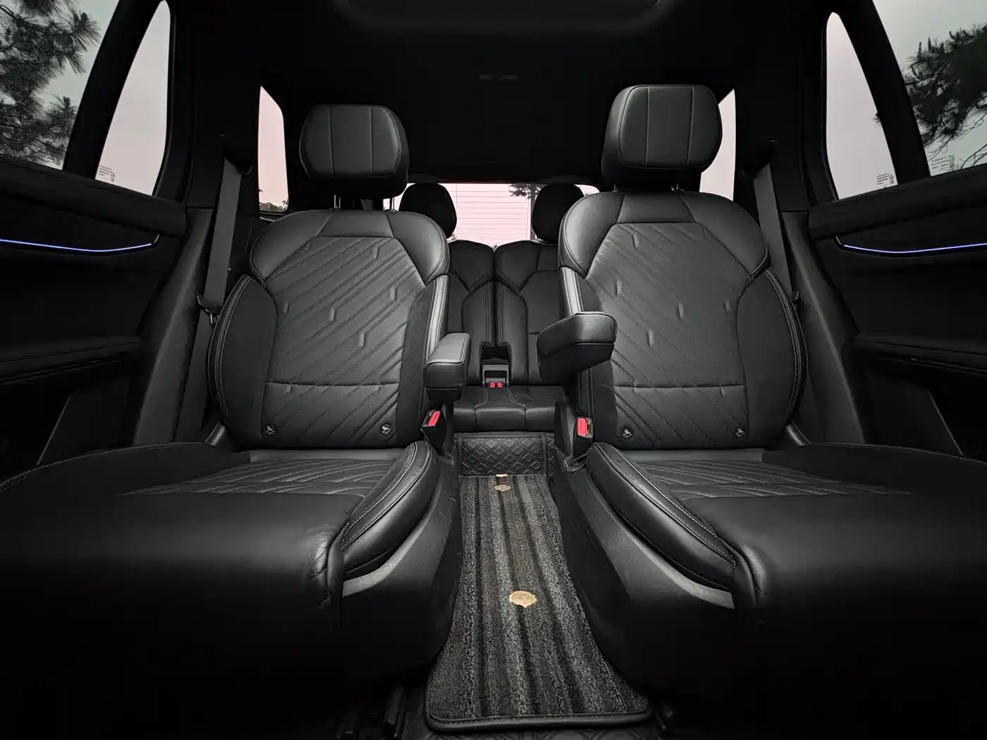 Lynk & Co 09 EM-P 2021 2.0T PHEV Ultra 6-seater фото 24