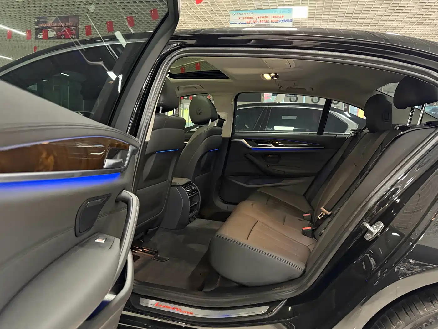 BMW 5 Series 2018 525Li Luxury Package фото 11