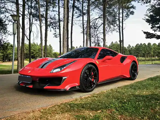 FERRARI 488