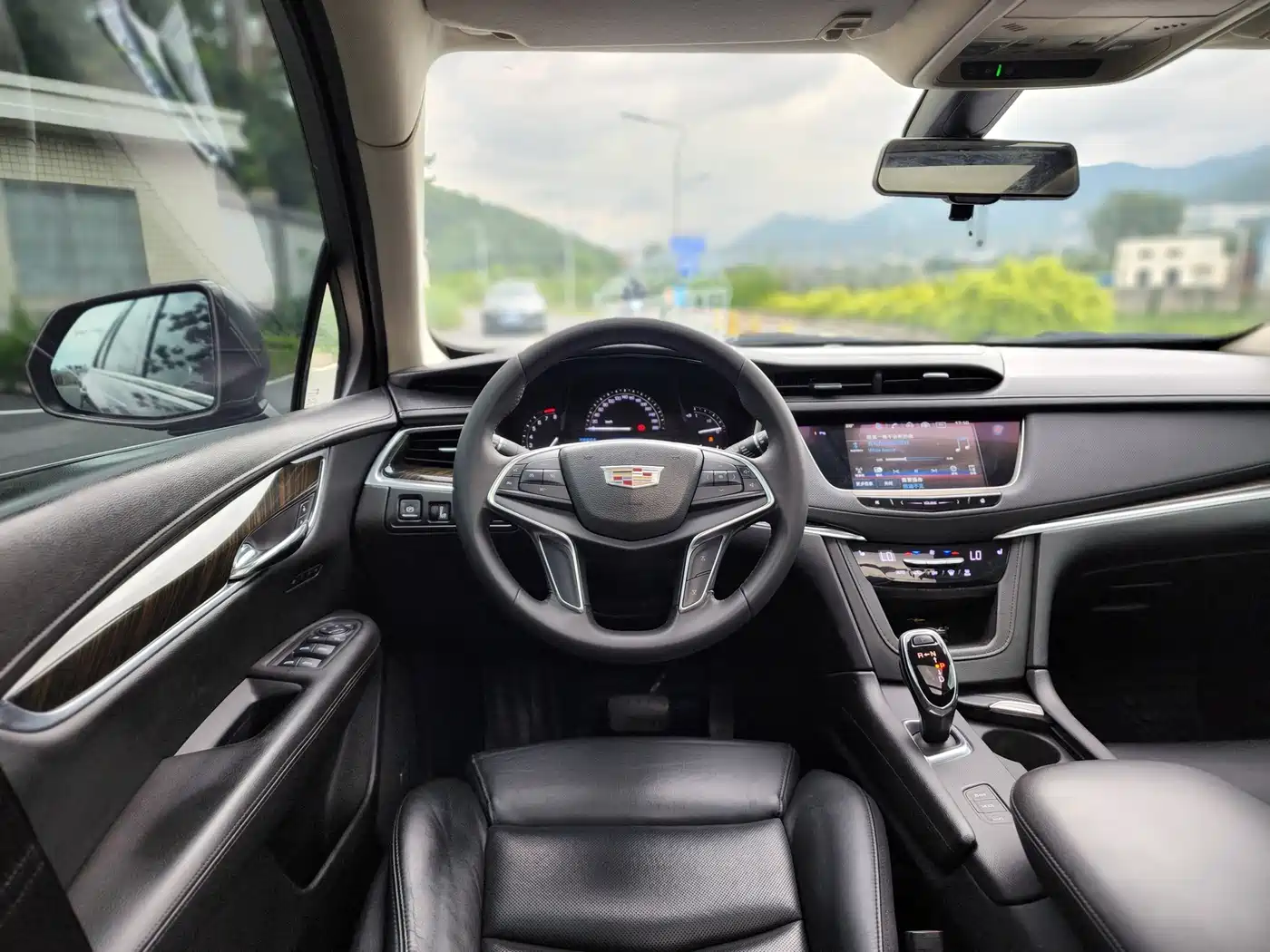 Фото 13 - Cadillac XT5