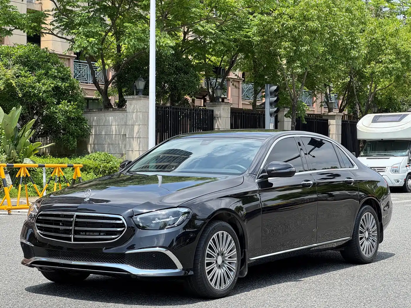 Mercedes-Benz E-Class 2021 Facelift E 260 L фото 3