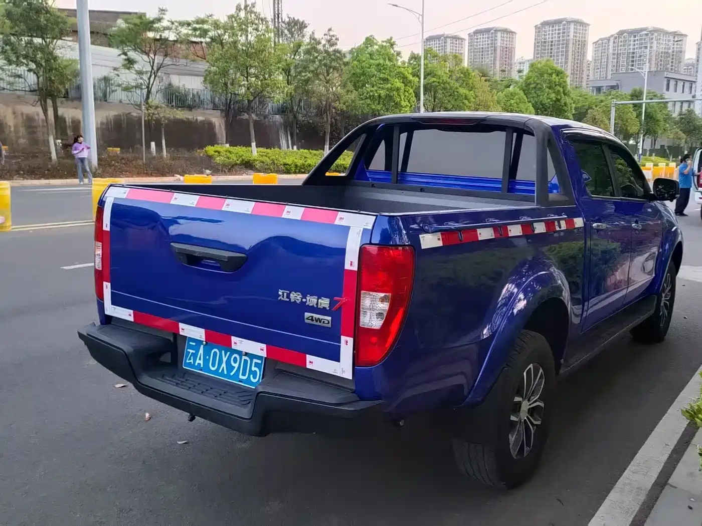Jiangling Yuhu 7 2022 2022 2.0T Automatic Diesel 4WD Premium Long Wheelbase