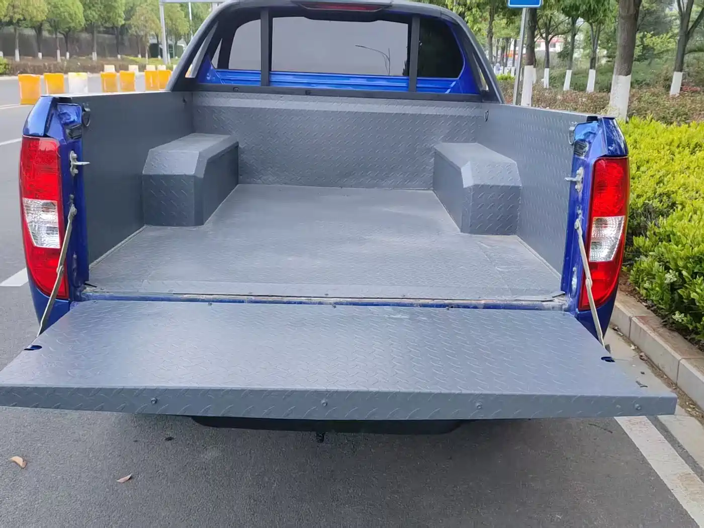 Jiangling Yuhu 7 2022 2022 2.0T Automatic Diesel 4WD Premium Long Wheelbase