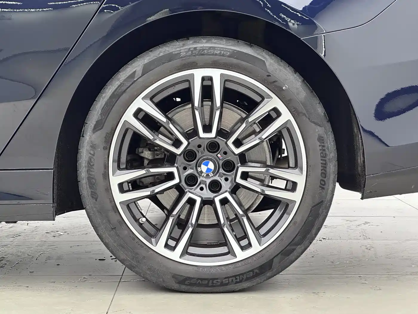BMW 5 Series 2024 525Li M Sport Package фото 14