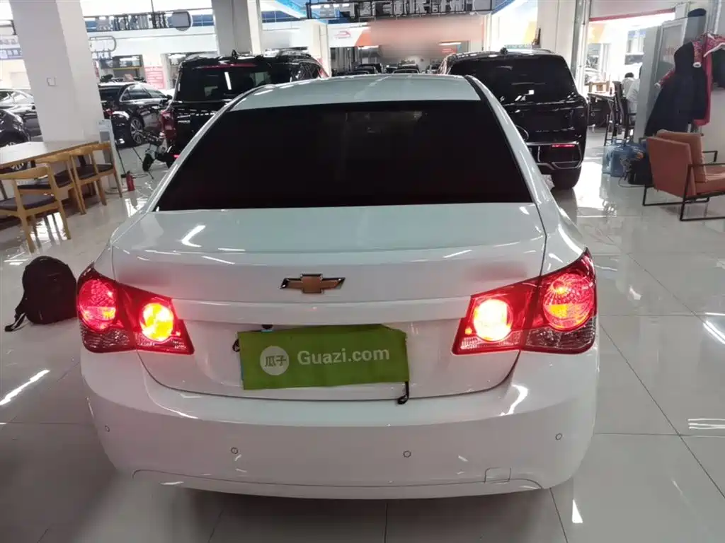 Chevrolet Cruze 2014 1.6L SL Million Commemorative Edition MT фото 6