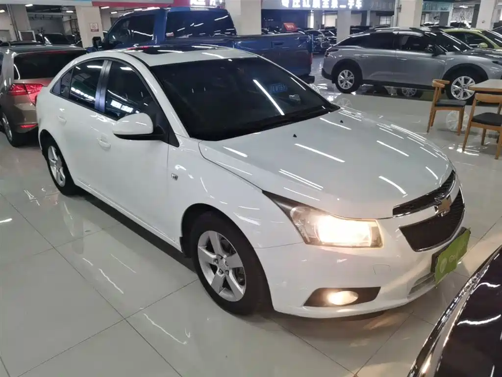 Chevrolet Cruze 2014 1.6L SL Million Commemorative Edition MT фото 4