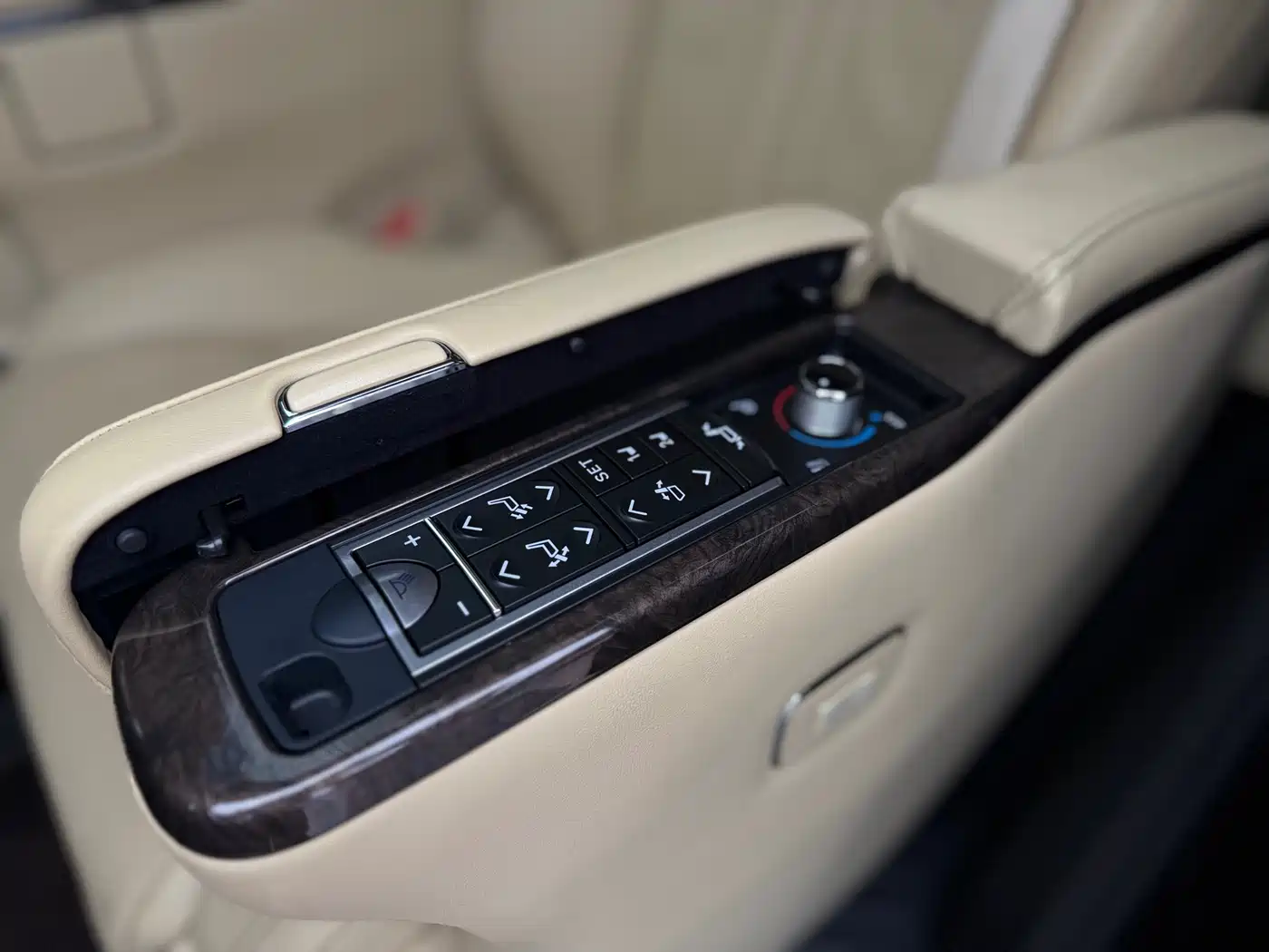 Toyota Vellfire 2020 2019 Hybrid 2.5L HV Premium Edition