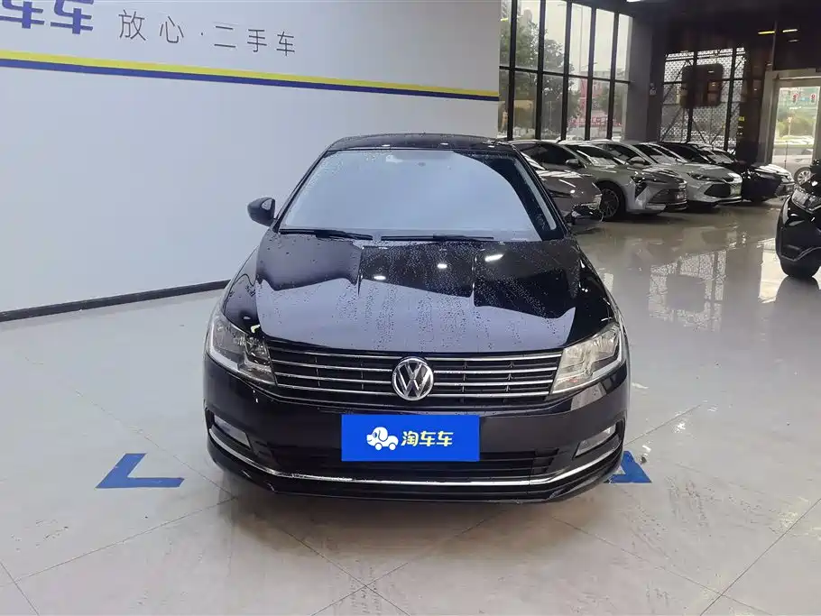 Volkswagen Lavida 2015 1.6L Automatic Comfort Edition фото 2