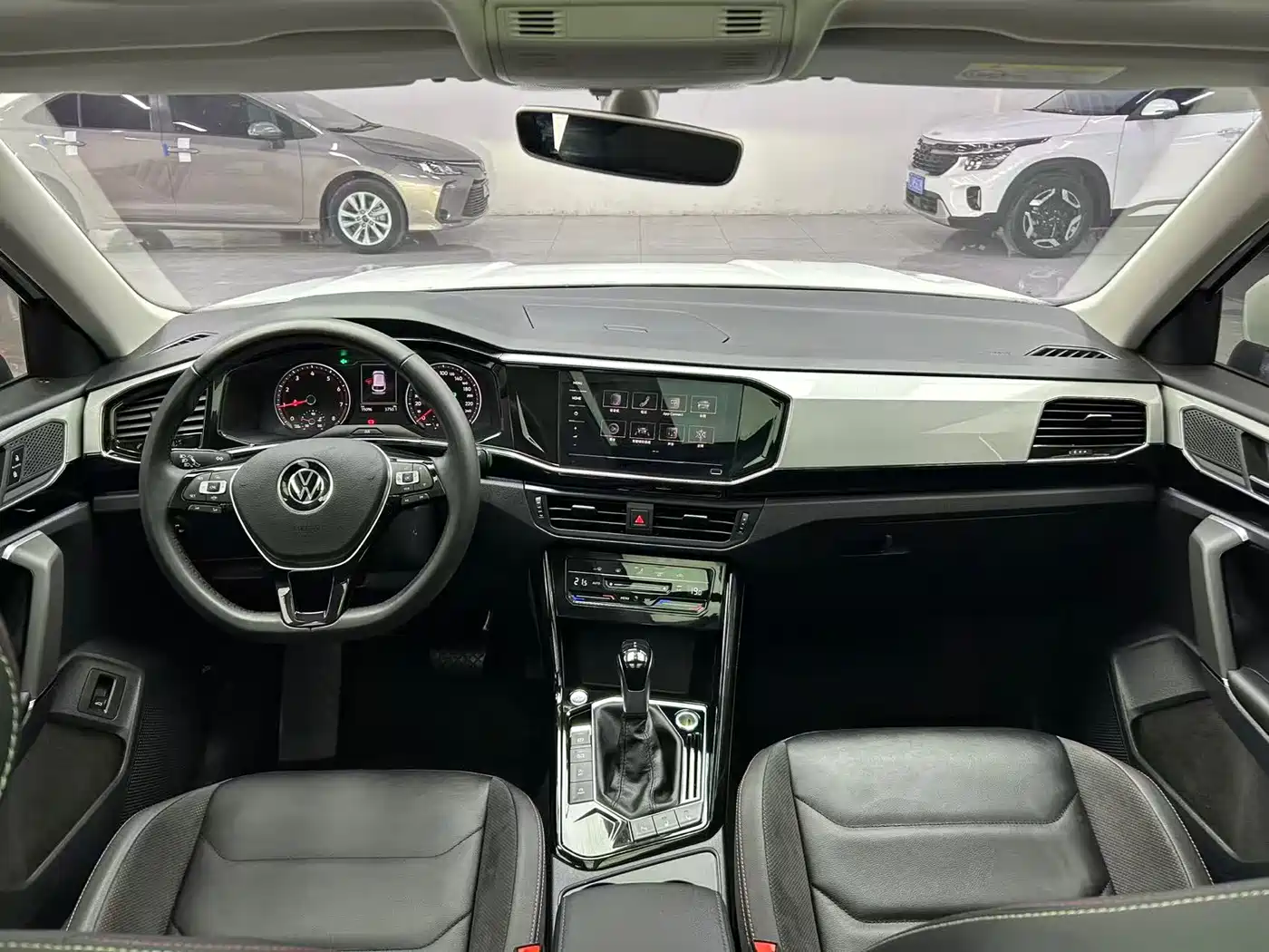 Volkswagen Tayron 2022 280TSI 2WD Luxury Smart Connect Edition фото 17