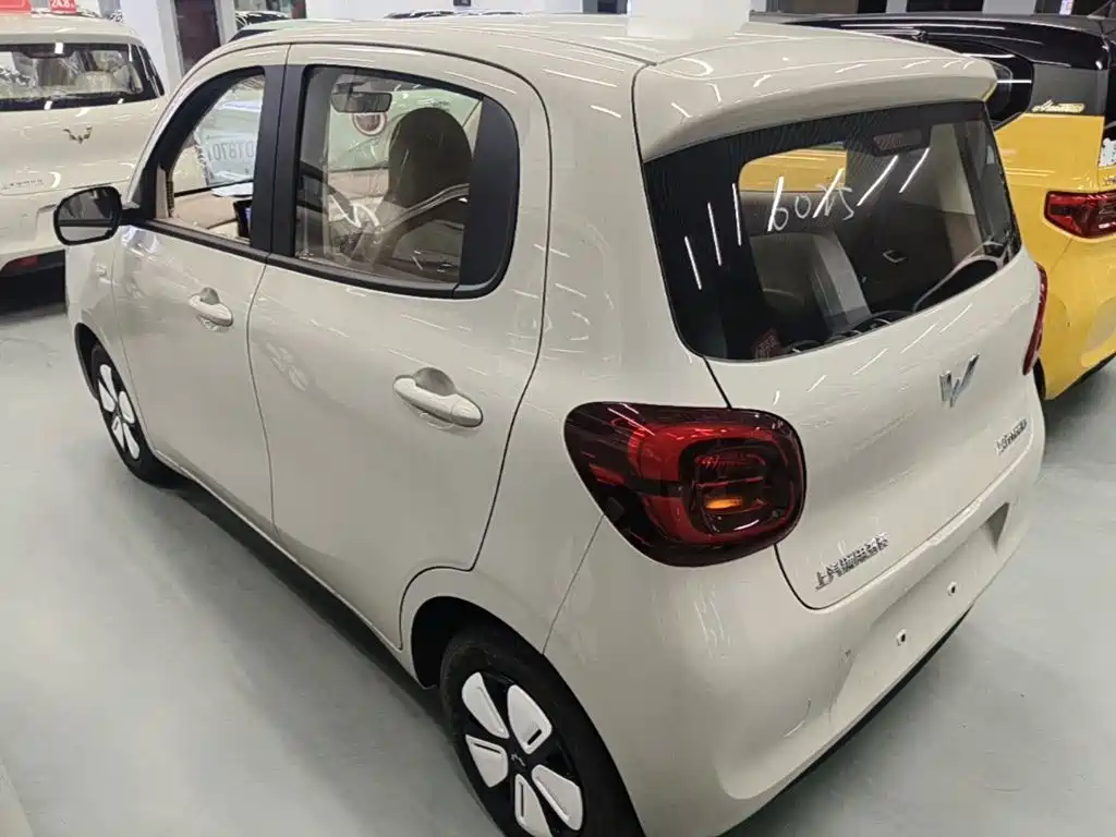 Wuling Motors Hongguang MINIEV 2026 2025 4-Door Advanced