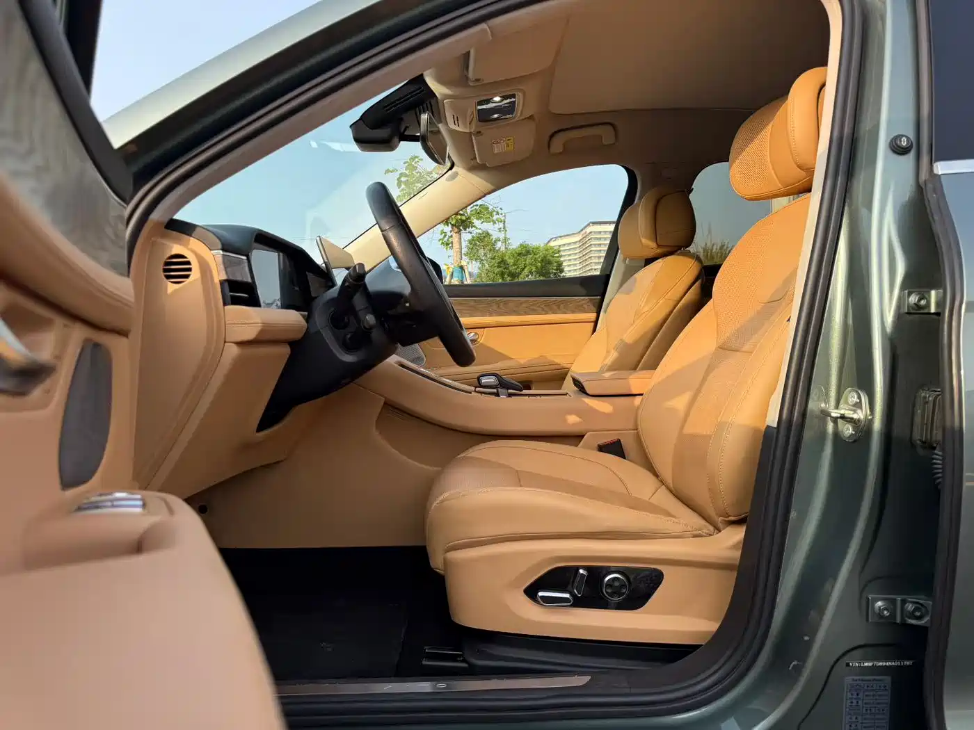 AITO Wenjie AITO M5 2022 Extended Range AWD Performance Edition фото 7