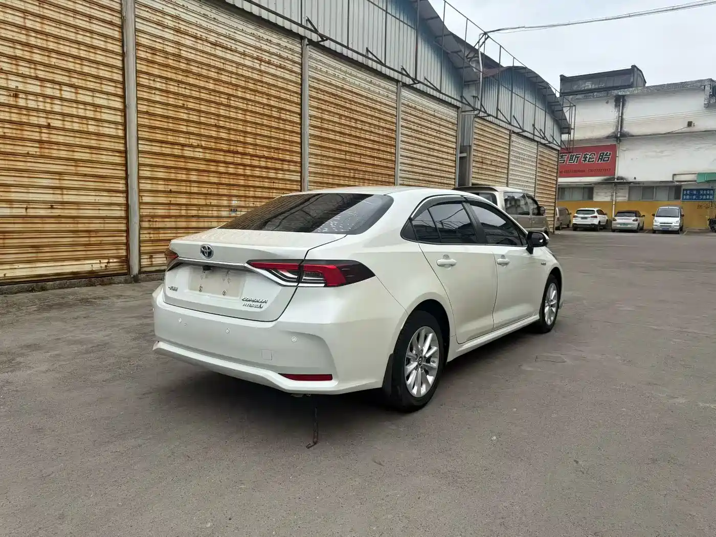 Toyota Corolla 2019 Hybrid 1.8L E-CVT GL-i Elite Edition фото 6