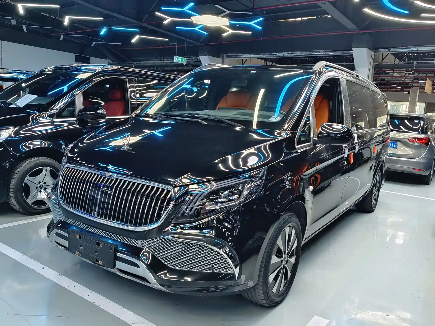Mercedes-Benz Vito 2021 2.0T Business Edition 7-seater