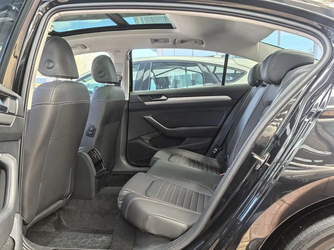 Volkswagen Magotan 2020 280TSI DSG Leading фото 6