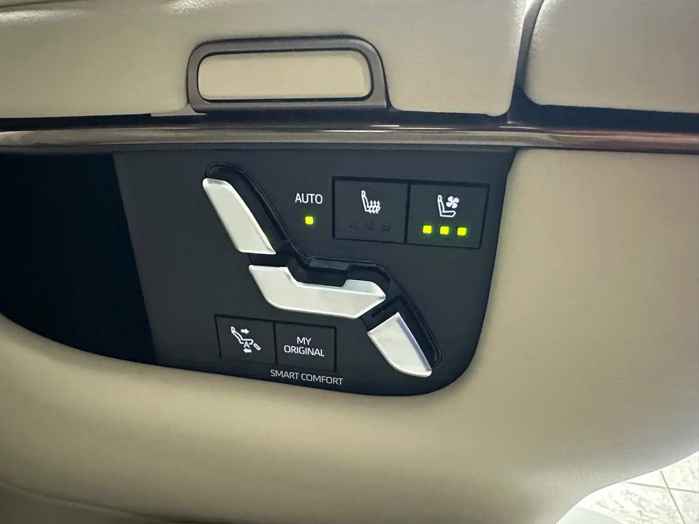 Toyota Alphard 2025 2024 Hybrid 2.5L Ultimate Enjoyment Edition
