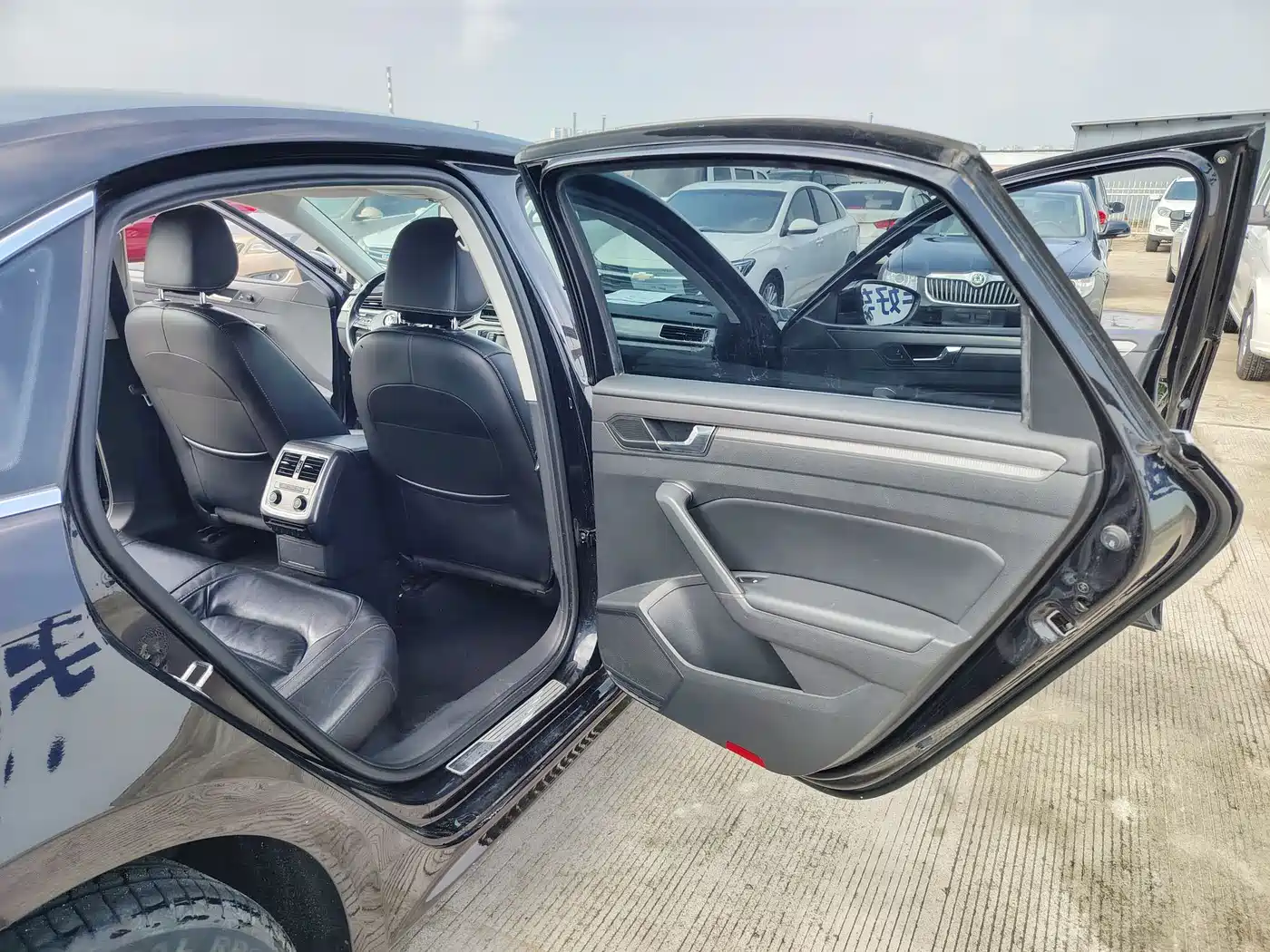 Volkswagen Passat 2017 330TSI DSG Prestige фото 6