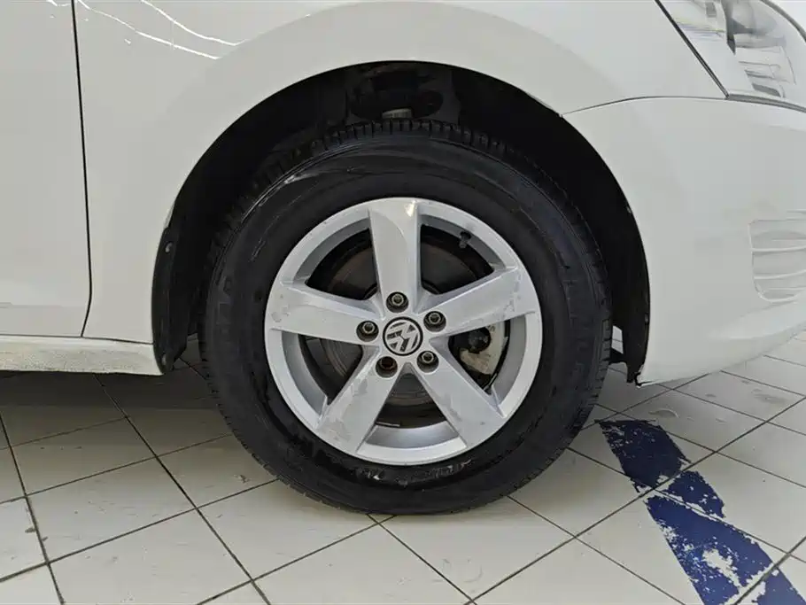 Volkswagen Santana 2015 1.4L Manual Trend Edition фото 6