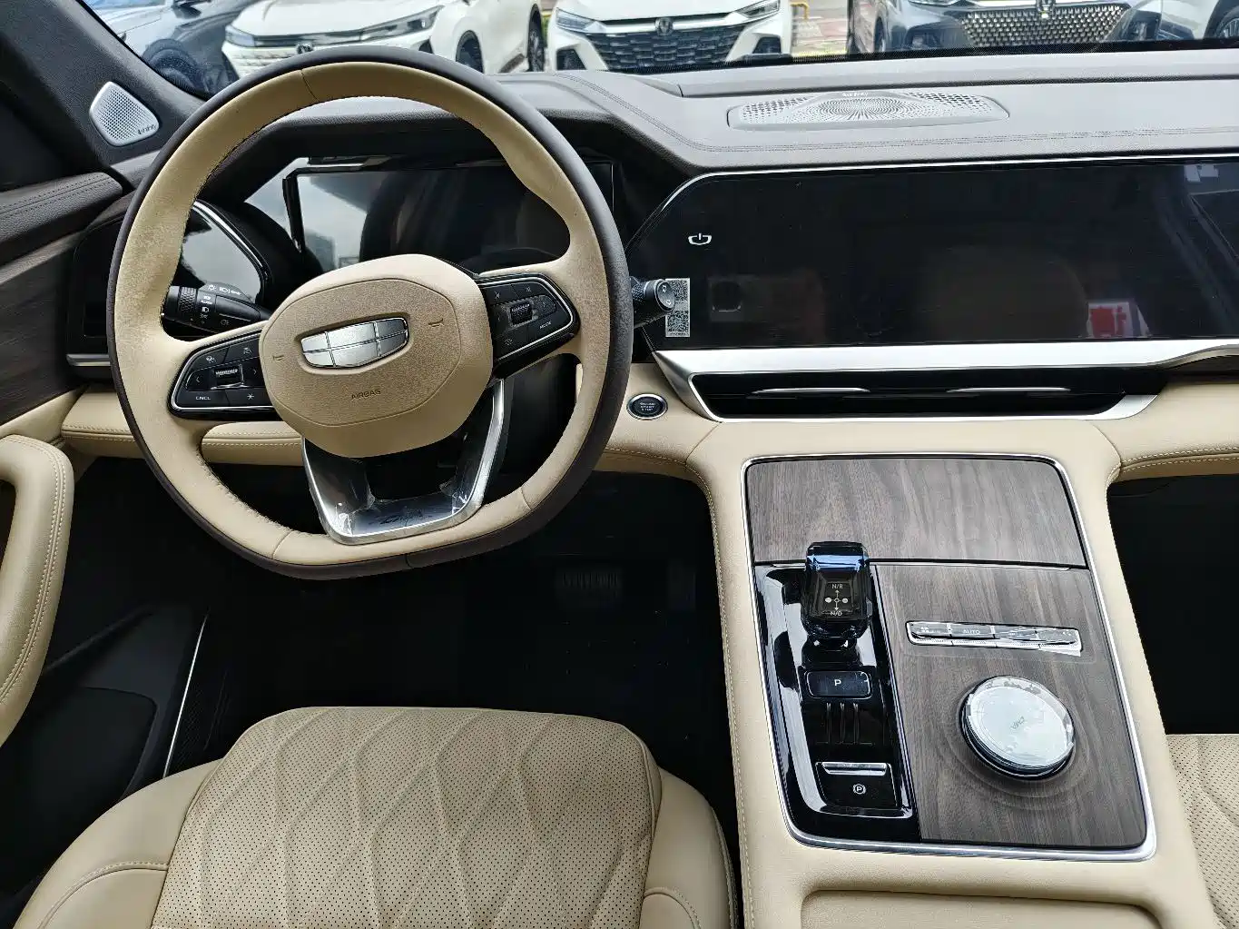Photo 4 - Geely Monjaro