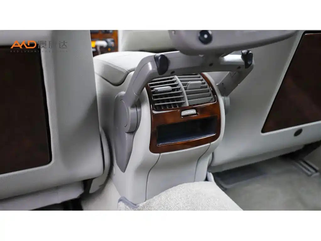 Фото 9 - Mercedes-Benz S-Class