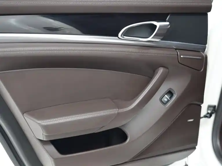 Porsche Panamera 2010 Model Panamera 4S 4.8L фото 22