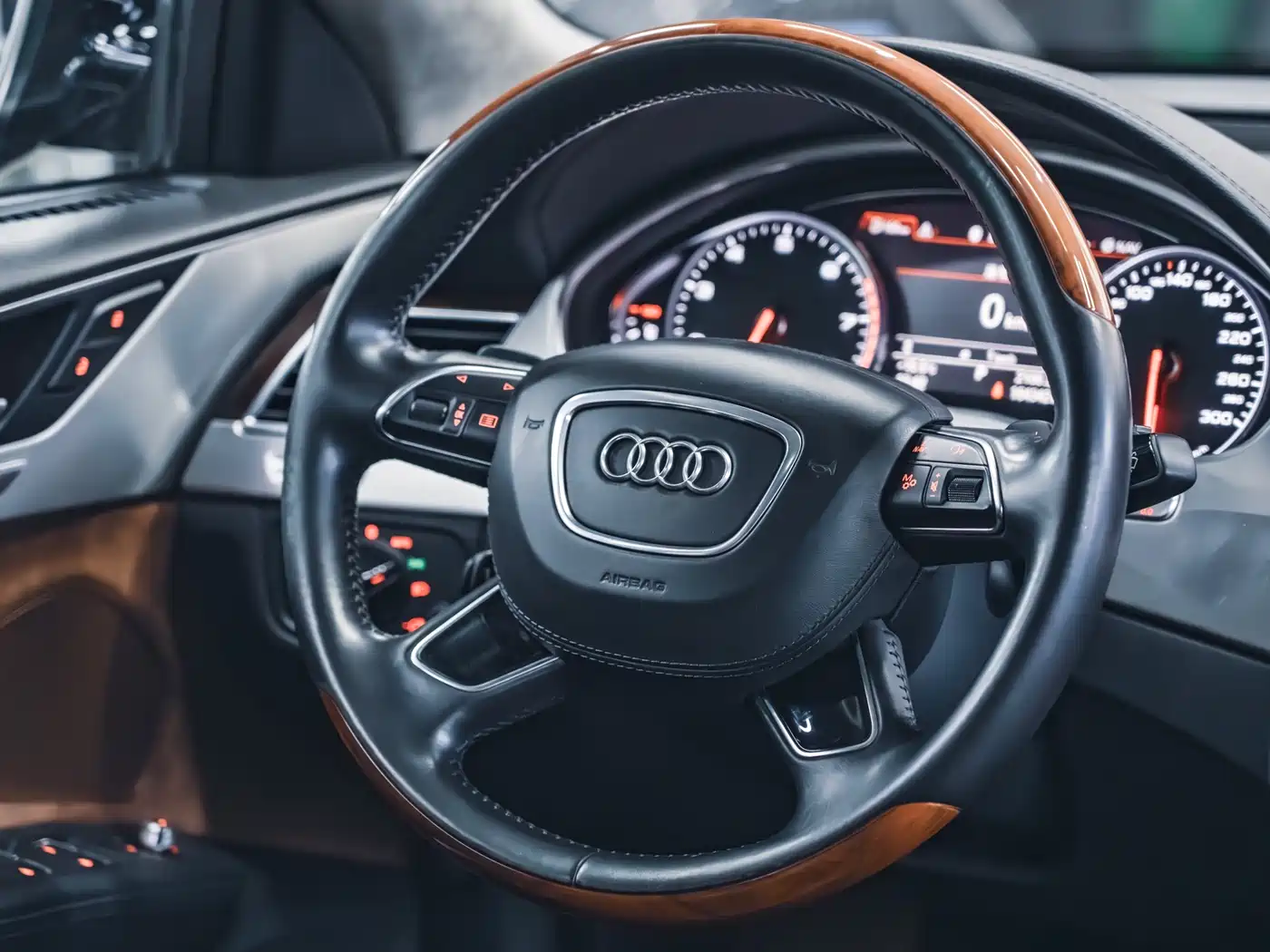 Audi A8 2011 A8L W12 6.3 FSI quattro фото 15