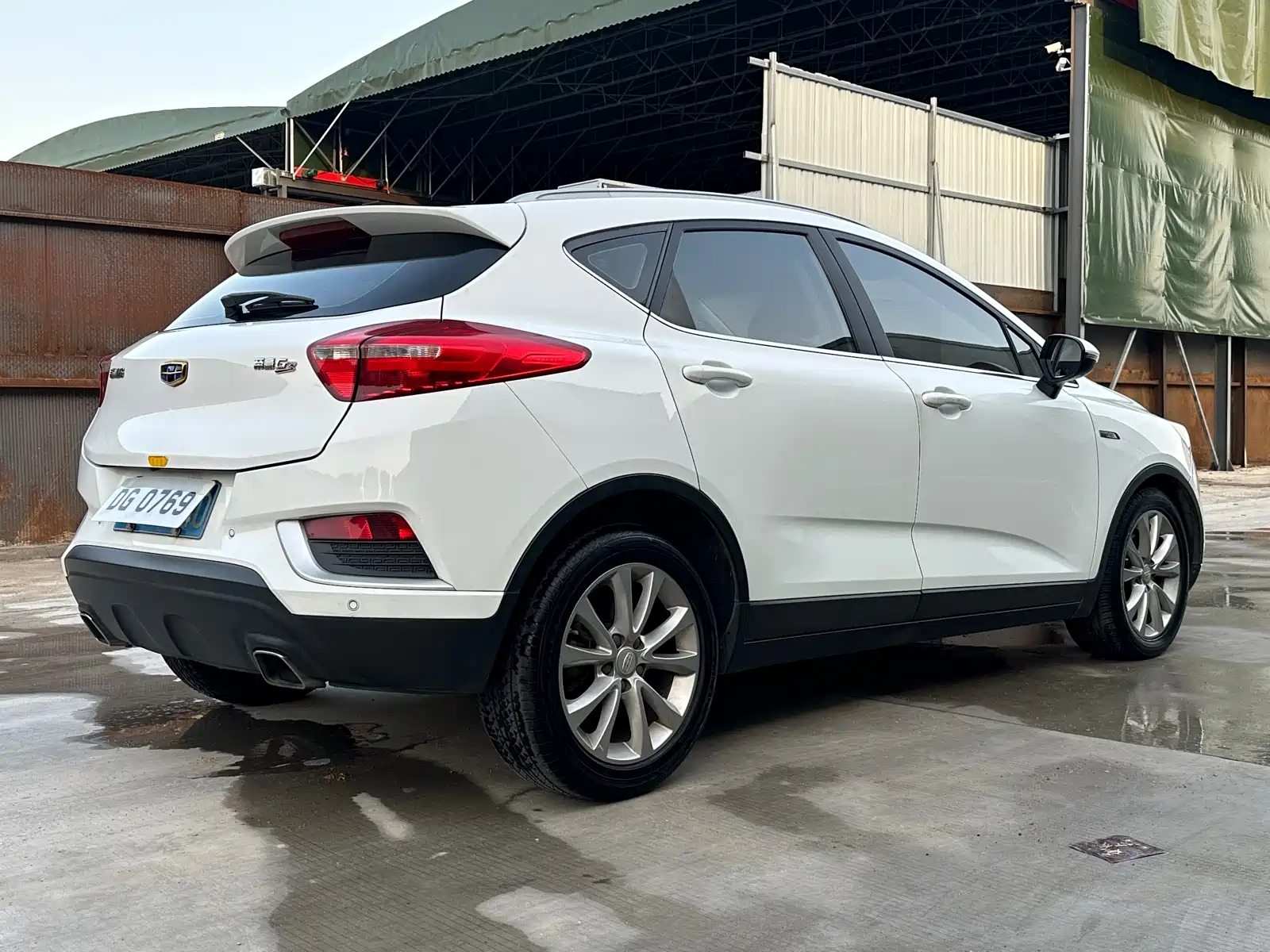 Фото 12 - Geely Emgrand GS