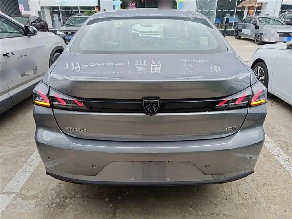 PEUGEOT 408
