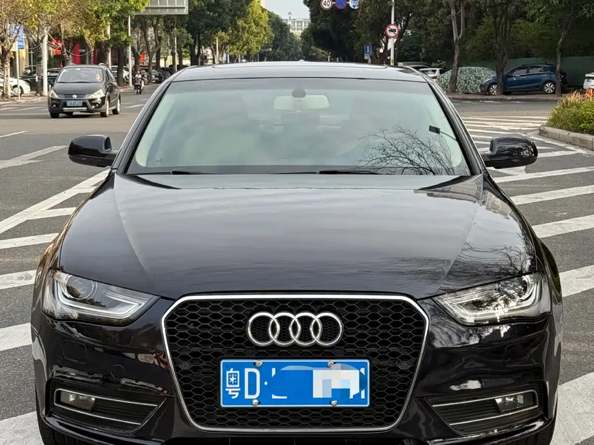 Audi A4L 2013 35 TFSI Automatic Standard фото 2