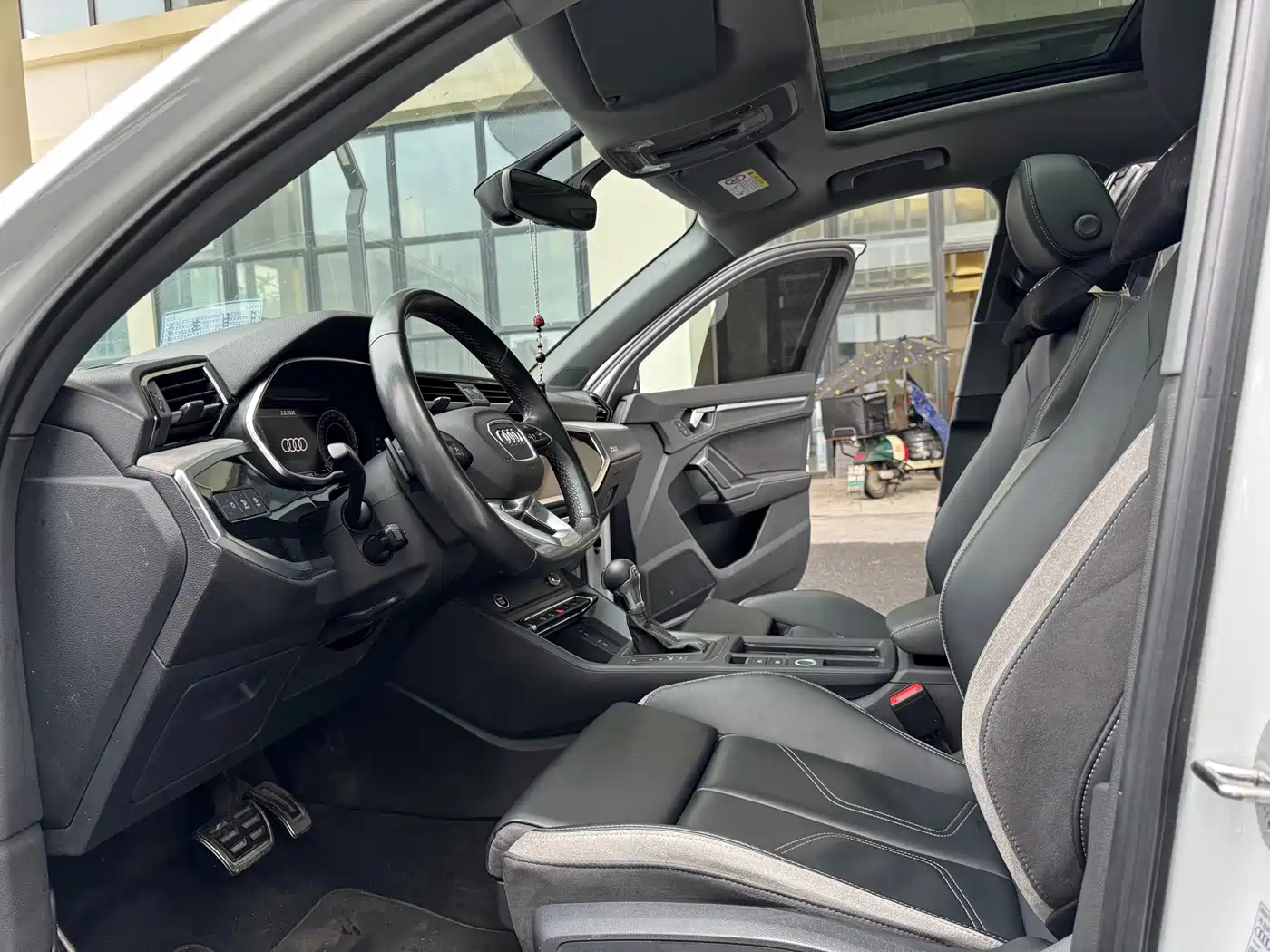 Фото 4 - Audi Q3