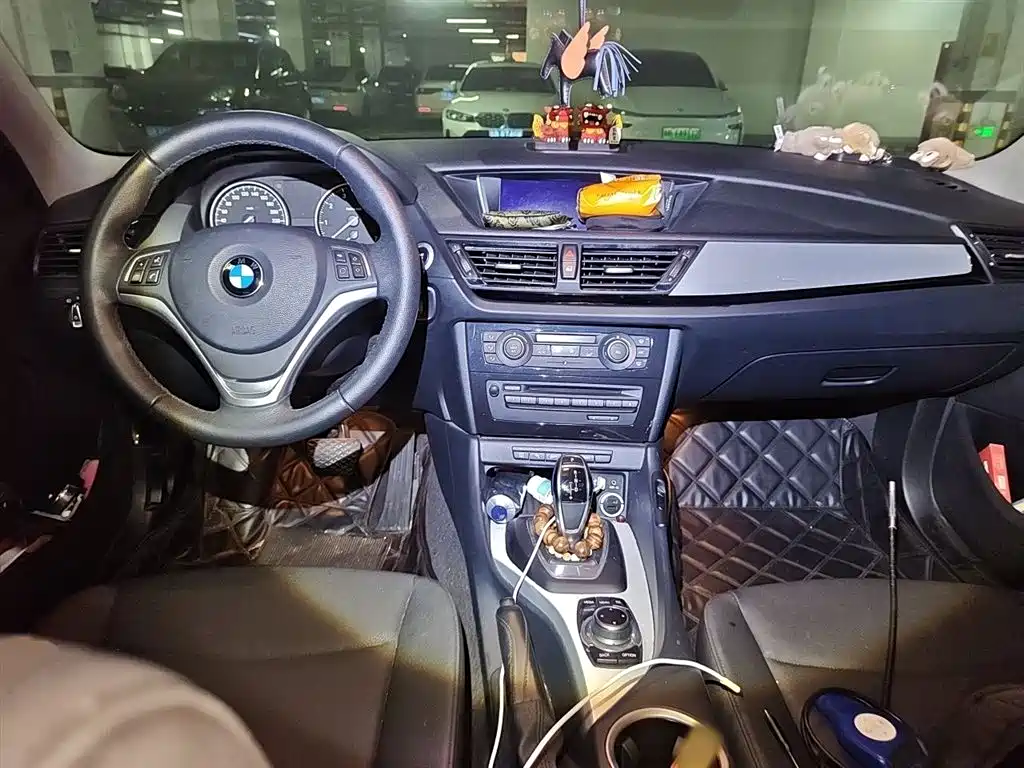 BMW X1 2014 sDrive18i Leading Edition фото 13