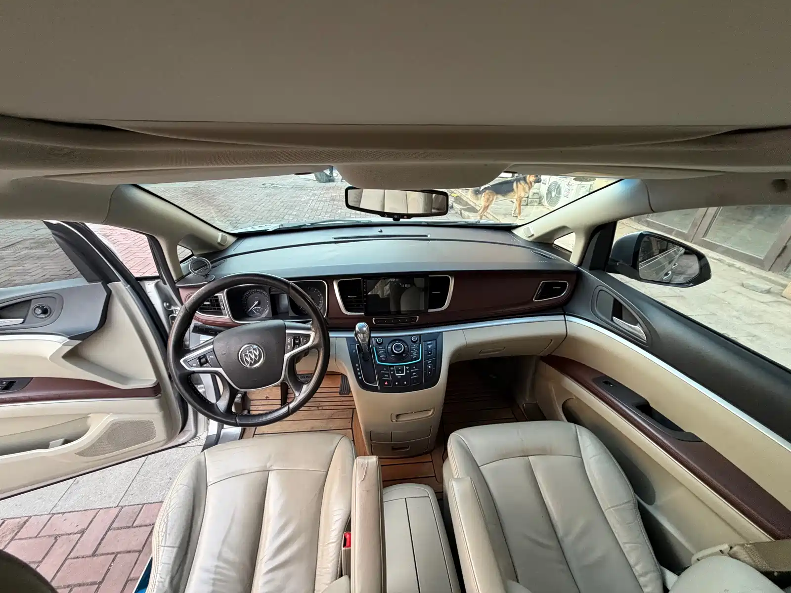 Фото 16 - Buick GL8