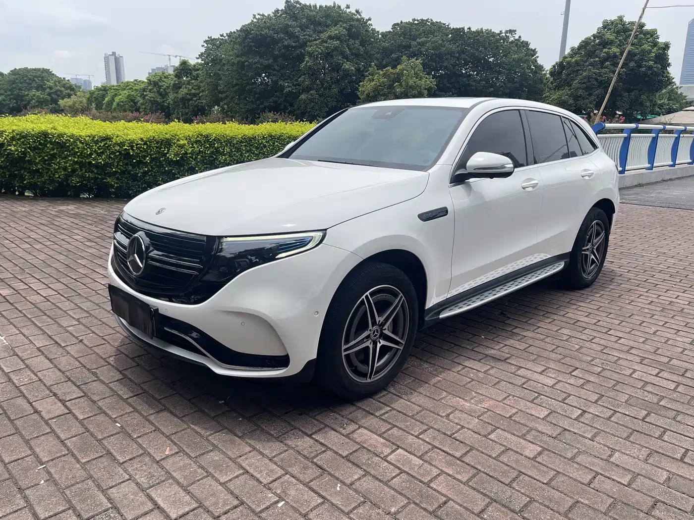 Mercedes-Benz EQC 2020