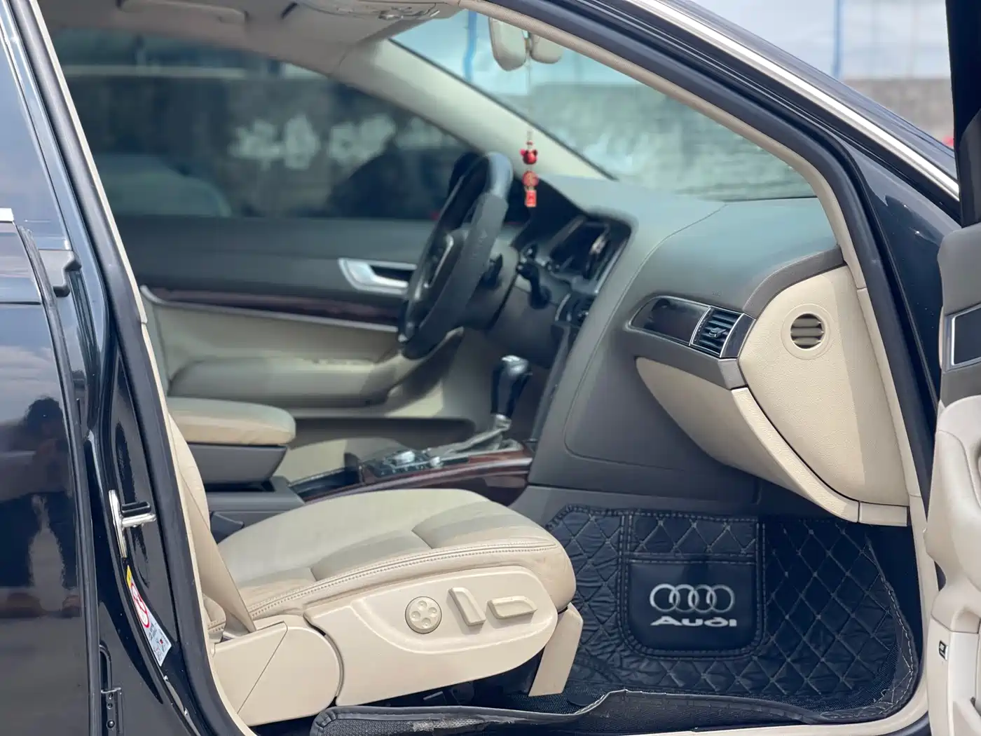 Audi A6L 2010 2.8 FSI Luxury фото 10