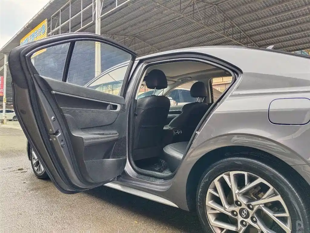 HYUNDAI NAME PICTURE