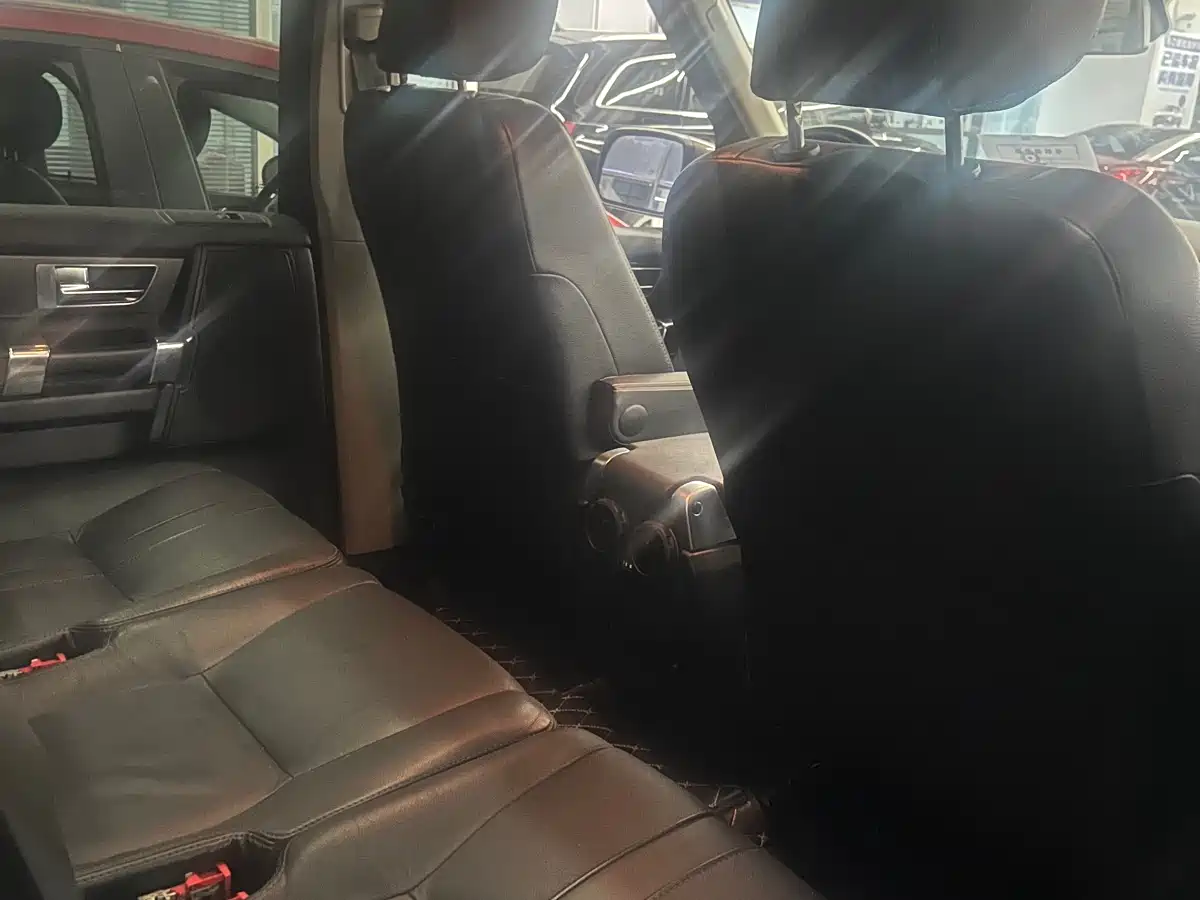 Land Rover Discovery 2013 3.0 SDV6 HSE Diesel фото 7