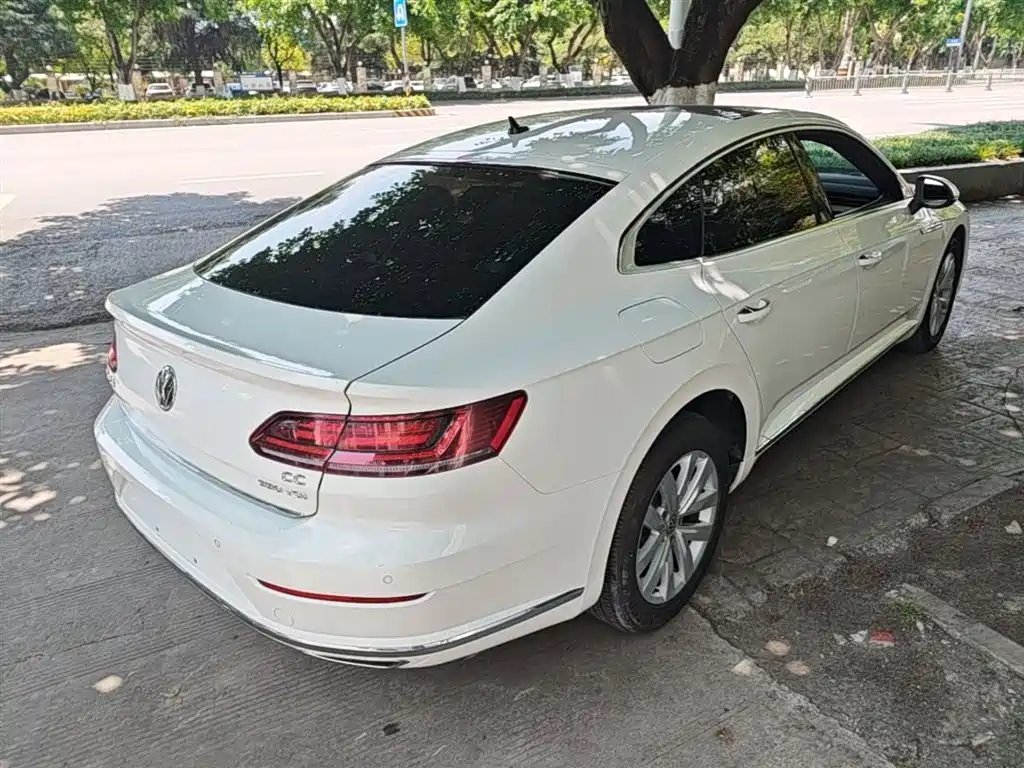 Volkswagen FAW-Volkswagen CC 2019 330TSI Elegance Edition China VI фото 7