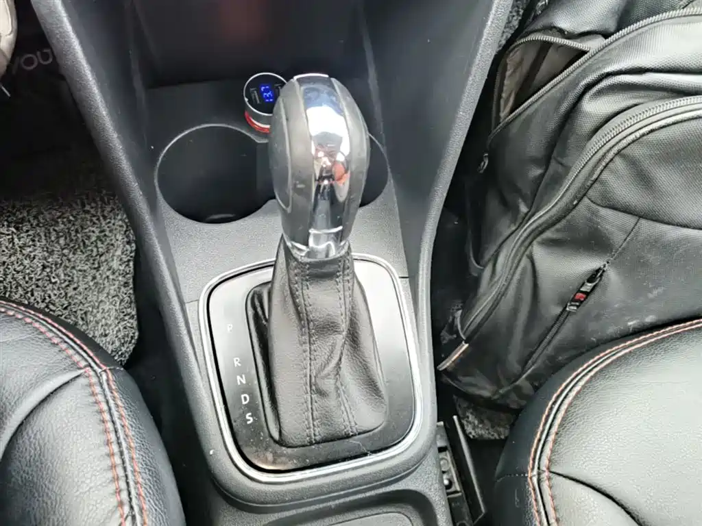 Volkswagen Polo 2016 1.6L Automatic Comfort фото 14