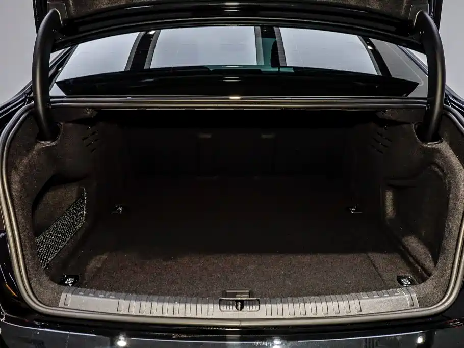 Photo 6 - Audi A6L